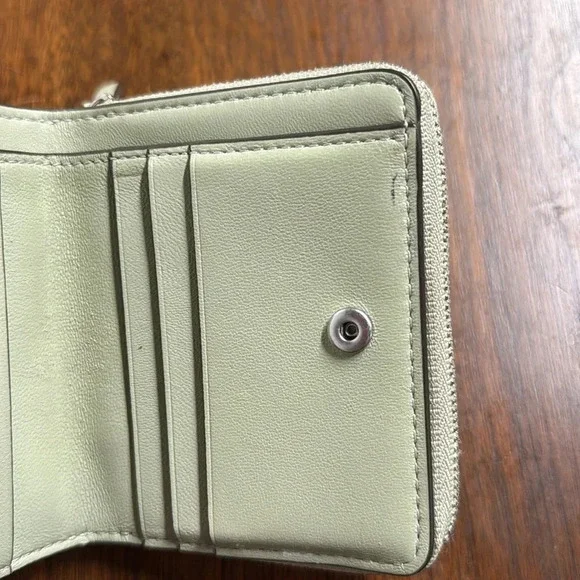 Tory Burch Kira Chevron Bifold Wallet - Picture 3 of 7